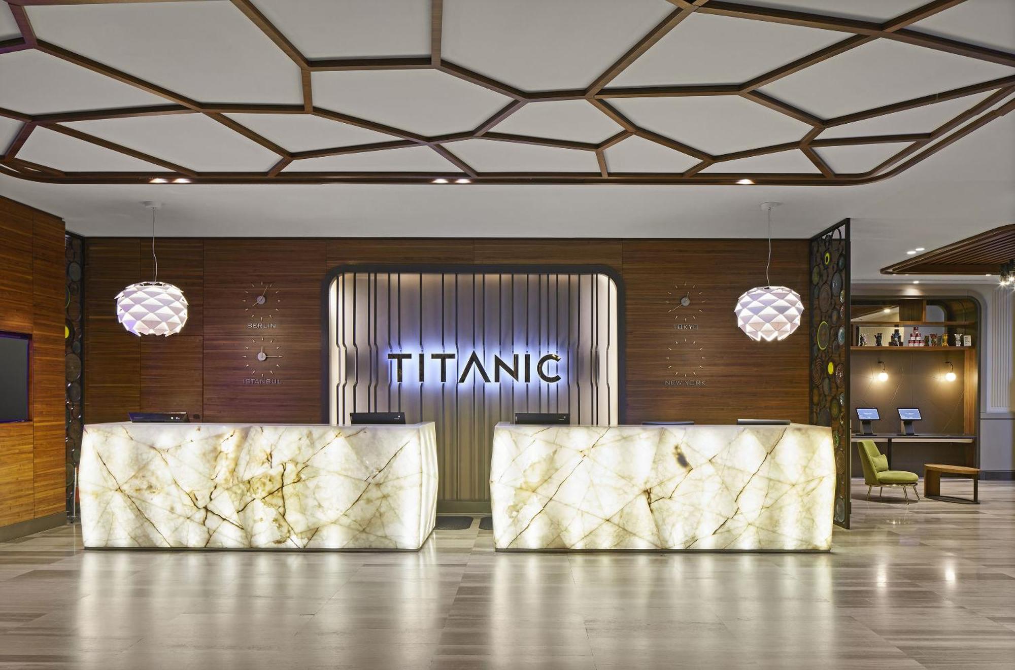 ไททานิค เชาส์ซี เบอร์ลิน Hotel ภายนอก รูปภาพ