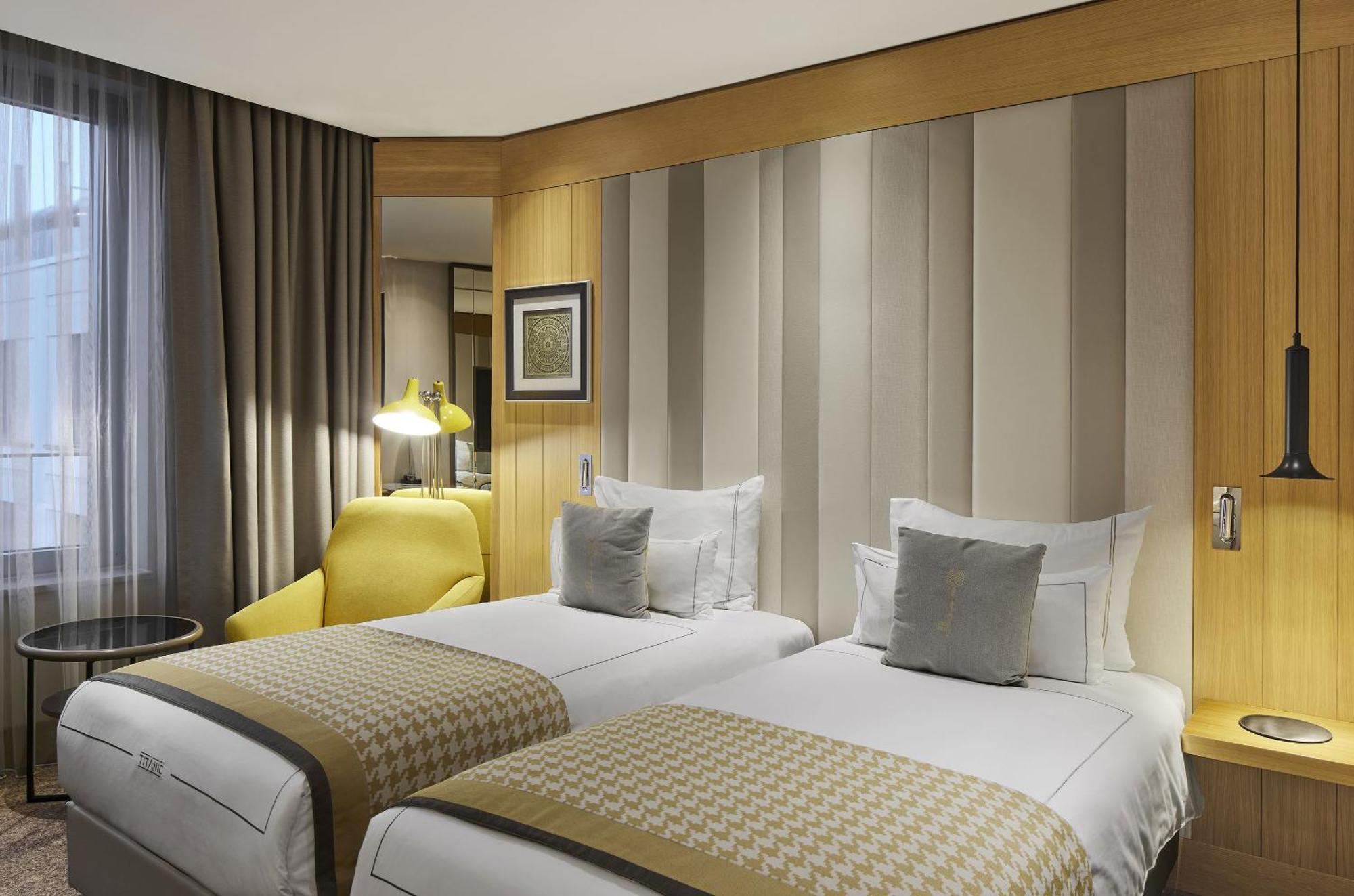 ไททานิค เชาส์ซี เบอร์ลิน Hotel ภายนอก รูปภาพ